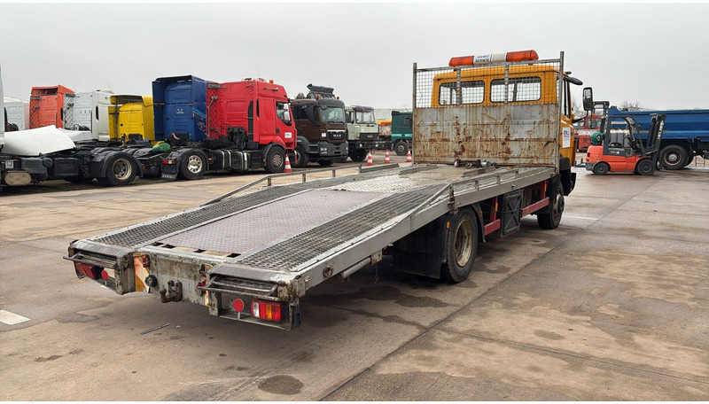 Mercedes-Benz SK 814 (6 CYLINDRES / POMPE MANUELLE / LAMES / DEPANNAGE) - Camion transport auto: Foto 5 Mercedes-Benz SK 814 (6 CYLINDRES / POMPE MANUELLE / LAMES / DEPANNAGE) - Camion transport auto: Foto 5
