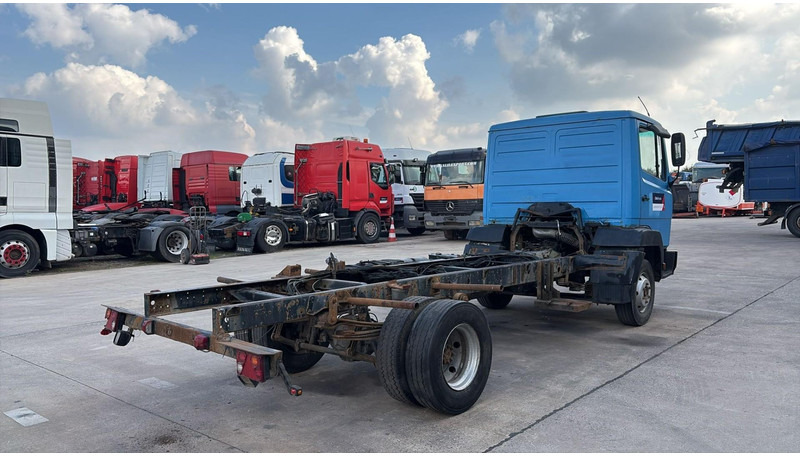 Mercedes-Benz SK 914 (EURO 2 / CHASSIS) - Camion şasiu: Foto 5 Mercedes-Benz SK 914 (EURO 2 / CHASSIS) - Camion şasiu: Foto 5