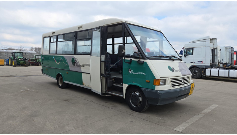 Mercedes-Benz Vario 614 (BELGIAN BUS / 34 SEATS / MANUAL PUMP / LAMES / STEEL SUSP.) - Autobuz urban: Foto 2 Mercedes-Benz Vario 614 (BELGIAN BUS / 34 SEATS / MANUAL PUMP / LAMES / STEEL SUSP.) - Autobuz urban: Foto 2