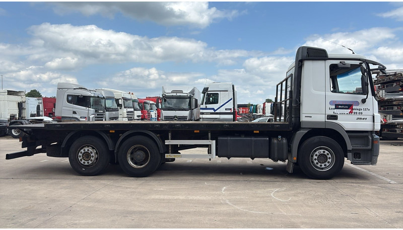 Mercedes-Benz actros 2541 (EPS / 3 PEDALES / LAMES DEVANT / STEEL FRONT / PARFAIT ETAT !! / V6) - Camion platformă: Foto 4 Mercedes-Benz actros 2541 (EPS / 3 PEDALES / LAMES DEVANT / STEEL FRONT / PARFAIT ETAT !! / V6) - Camion platformă: Foto 4