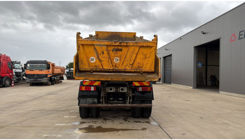 Mercedes-Benz actros 4140 (EPS / 8X6 / LAMES / GRAND PONT / BIG AXLE / STEEL SUSP. / V6) - Camion basculantă: Foto 5 Mercedes-Benz actros 4140 (EPS / 8X6 / LAMES / GRAND PONT / BIG AXLE / STEEL SUSP. / V6) - Camion basculantă: Foto 5