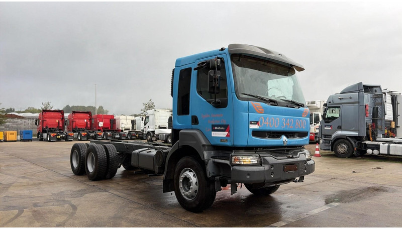 Renault KERAX 420 (LAMES / GRAND PONT / STEEL SUSP. / BIG AXLE / MANUAL GEARBOX / BOITE MANUELLE) - Camion şasiu: Foto 3 Renault KERAX 420 (LAMES / GRAND PONT / STEEL SUSP. / BIG AXLE / MANUAL GEARBOX / BOITE MANUELLE) - Camion şasiu: Foto 3
