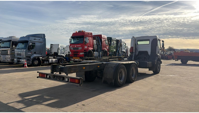 Renault Kerax 320 DCI (PARFAIT ETAT / CHASSIS LONGUE / LAMES / GRAND PONT / KM ORIGINAL) - Camion şasiu: Foto 4 Renault Kerax 320 DCI (PARFAIT ETAT / CHASSIS LONGUE / LAMES / GRAND PONT / KM ORIGINAL) - Camion şasiu: Foto 4