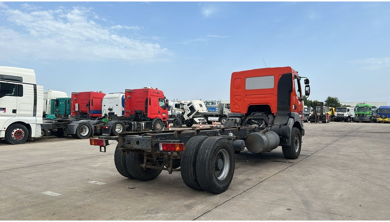 Renault Kerax 370 (GRAND PONT / LAMES / PROPRE / BOITE MANUELLE / STEEL SUSP.) - Camion şasiu: Foto 4 Renault Kerax 370 (GRAND PONT / LAMES / PROPRE / BOITE MANUELLE / STEEL SUSP.) - Camion şasiu: Foto 4