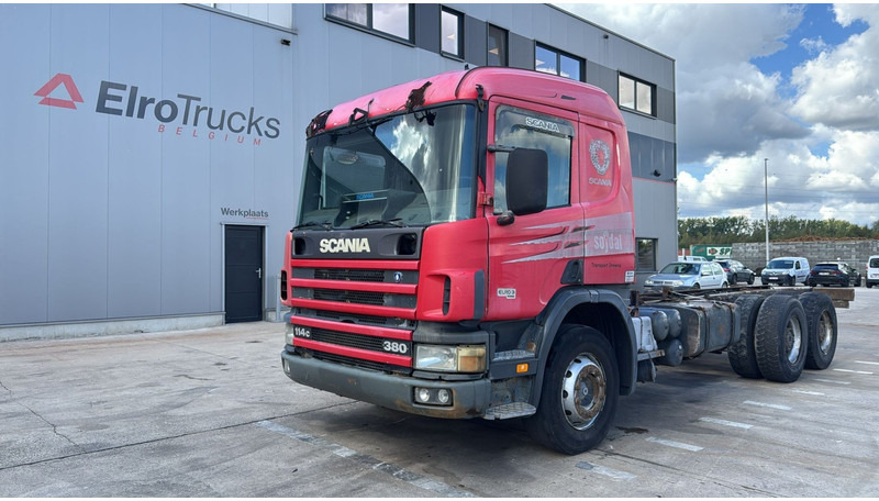 Scania 114 - 380 (6X4 / GRAND PONT / LAMES / BIG AXLE / STEEL SUSP. / BOITE MANUELLE / MANUAL GEARBOX) - Camion şasiu: Foto 1 Scania 114 - 380 (6X4 / GRAND PONT / LAMES / BIG AXLE / STEEL SUSP. / BOITE MANUELLE / MANUAL GEARBOX) - Camion şasiu: Foto 1