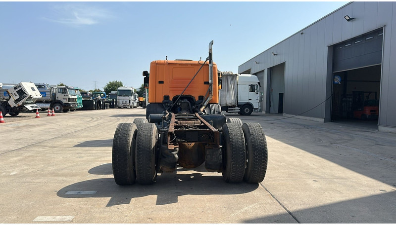 Scania 94 G (MANUAL PUMP / POMPE MANUELLE / BOITE MANUELLE / MANUAL GEARBOX) - Camion şasiu: Foto 5 Scania 94 G (MANUAL PUMP / POMPE MANUELLE / BOITE MANUELLE / MANUAL GEARBOX) - Camion şasiu: Foto 5