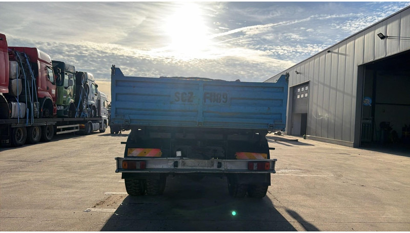 Volvo FL 6-18 (10 BOLTS / POMPE MANUELLE / MANUAL PUMP / 18T / STEEL SUSP. / LAMES) - Camion basculantă: Foto 5 Volvo FL 6-18 (10 BOLTS / POMPE MANUELLE / MANUAL PUMP / 18T / STEEL SUSP. / LAMES) - Camion basculantă: Foto 5