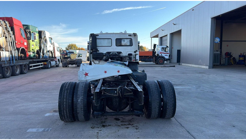 Volvo FL 6 - 220 (MANUAL GEARBOX / BOITE MANUELLE / 8 TONNES) - Camion şasiu: Foto 5 Volvo FL 6 - 220 (MANUAL GEARBOX / BOITE MANUELLE / 8 TONNES) - Camion şasiu: Foto 5