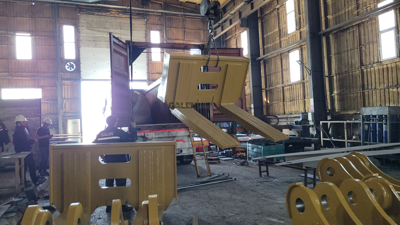 CATERPILLAR 988 Marble Attachments - Furci pentru Încărcător frontal pe pneuri: Foto 1 CATERPILLAR 988 Marble Attachments - Furci pentru Încărcător frontal pe pneuri: Foto 1