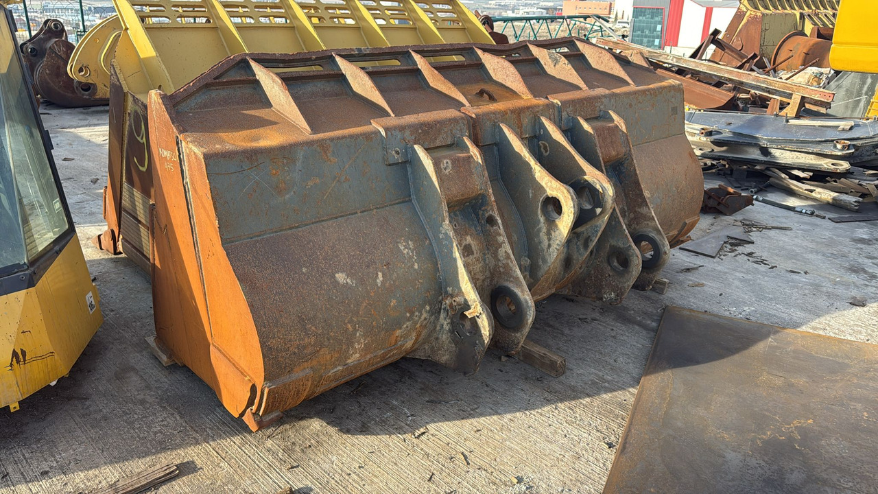 KOMATSU WA470 Second Hand Bucket - Cupă incărcător pentru Cupă incărcător: Foto 1 KOMATSU WA470 Second Hand Bucket - Cupă incărcător pentru Cupă incărcător: Foto 1