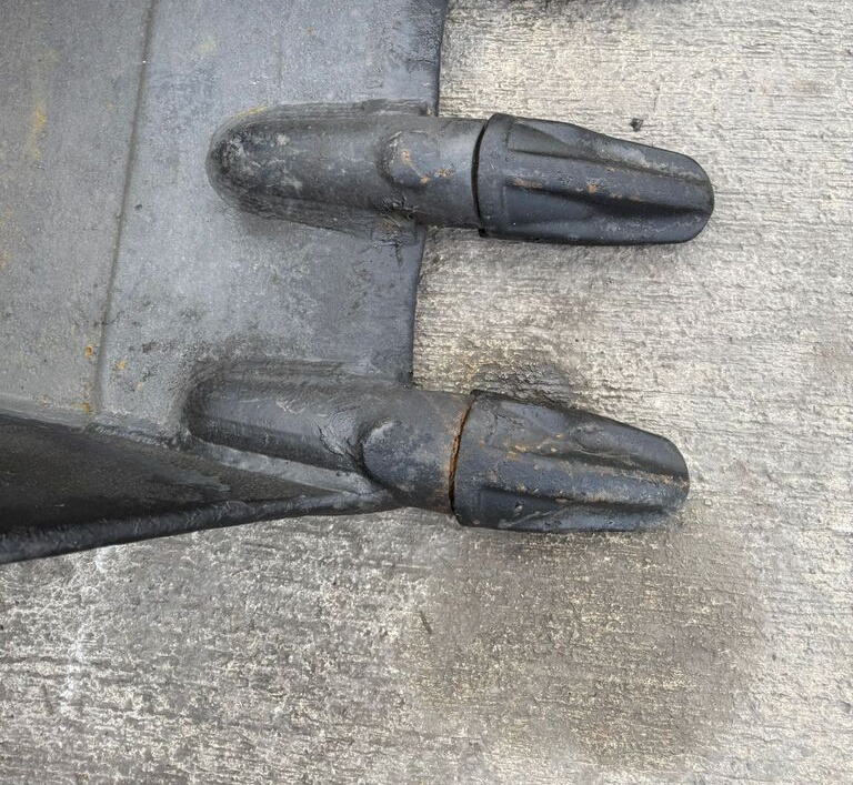 Komatsu PC200 Channel Bucket - Cupă excavator: Foto 4 Komatsu PC200 Channel Bucket - Cupă excavator: Foto 4