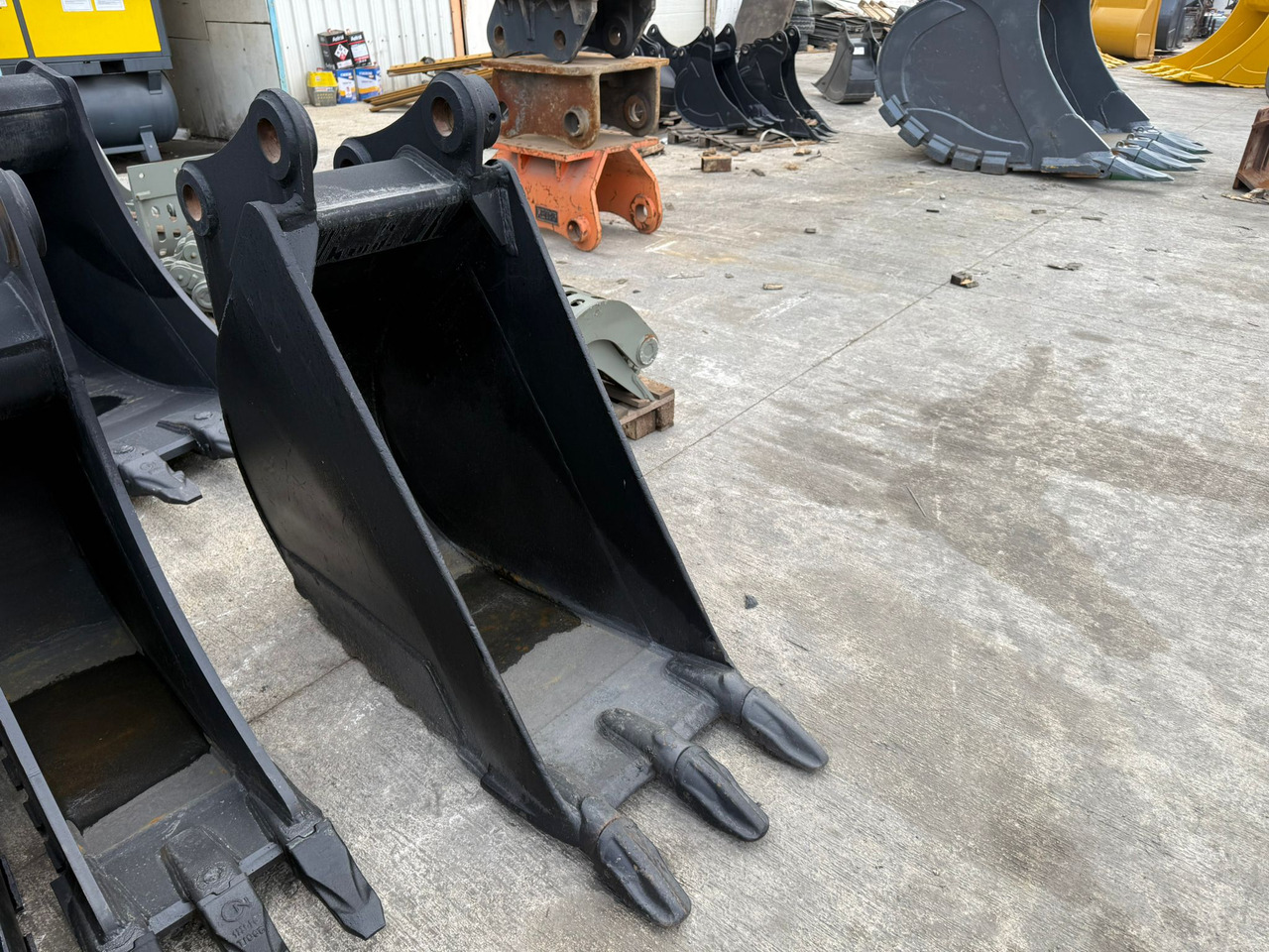 Komatsu PC200 - Cupă excavator pentru Utilaje constructii: Foto 5 Komatsu PC200 - Cupă excavator pentru Utilaje constructii: Foto 5