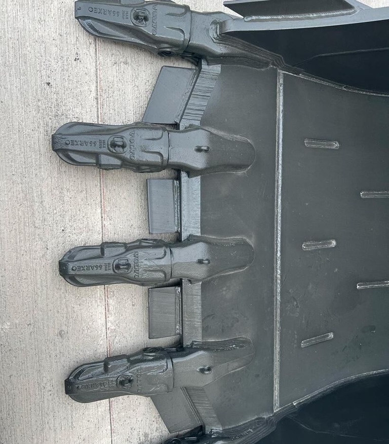 Volvo EC480 Armored Bucket - Cupă excavator: Foto 3 Volvo EC480 Armored Bucket - Cupă excavator: Foto 3