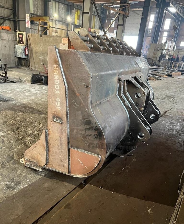 Volvo L150 - Cupă incărcător: Foto 1 Volvo L150 - Cupă incărcător: Foto 1