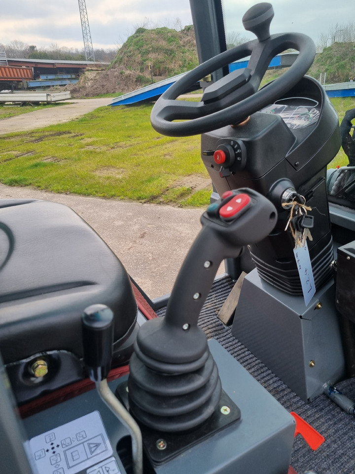 Încărcător frontal pe pneuri nou WCM L2412: Foto 20