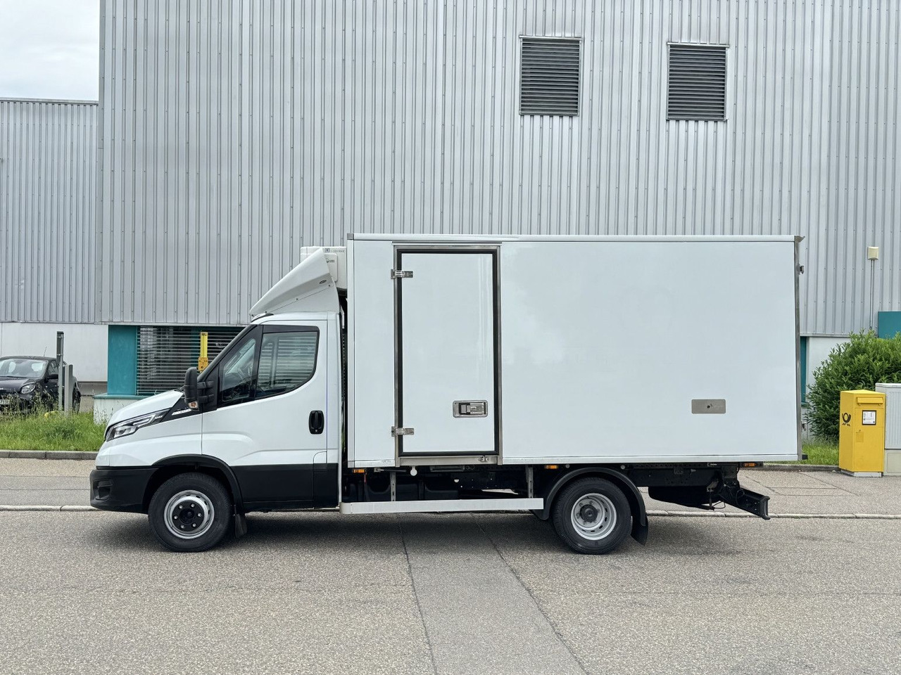 Iveco Daily 72-180 Tiefkühl TK V-500 -32°/+32° Air-Pro - Autoutilitară frigorifica: Foto 4 Iveco Daily 72-180 Tiefkühl TK V-500 -32°/+32° Air-Pro - Autoutilitară frigorifica: Foto 4