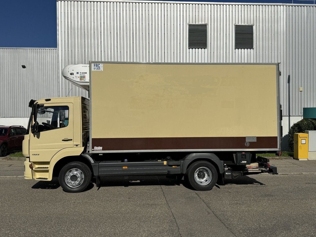 Mercedes-Benz Atego 1323L 4-Fleisch-Rohrbahnen TK T600R ATM - Camion frigider: Foto 5 Mercedes-Benz Atego 1323L 4-Fleisch-Rohrbahnen TK T600R ATM - Camion frigider: Foto 5