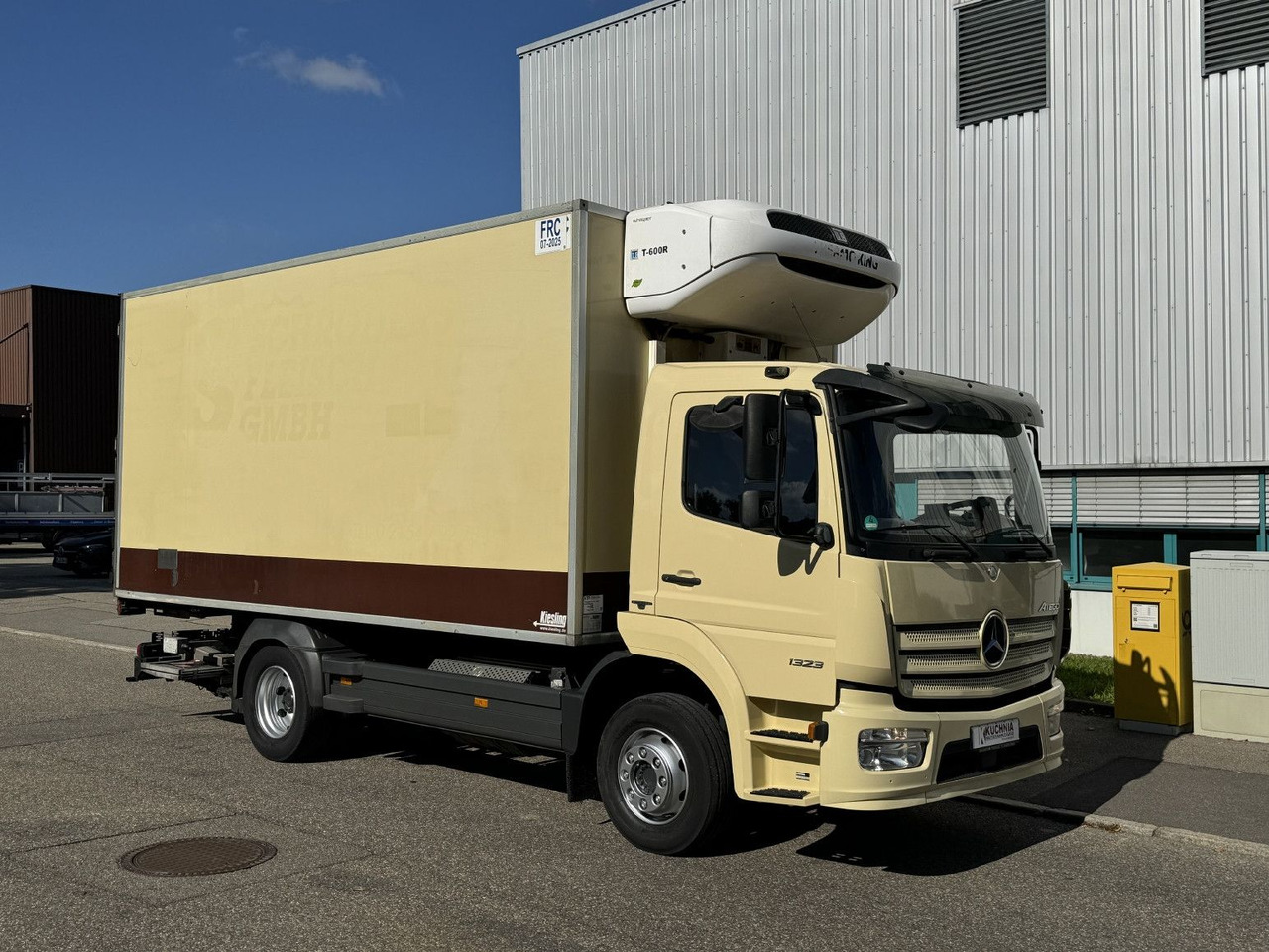 Mercedes-Benz Atego 1323L 4-Fleisch-Rohrbahnen TK T600R ATM - Camion frigider: Foto 4 Mercedes-Benz Atego 1323L 4-Fleisch-Rohrbahnen TK T600R ATM - Camion frigider: Foto 4
