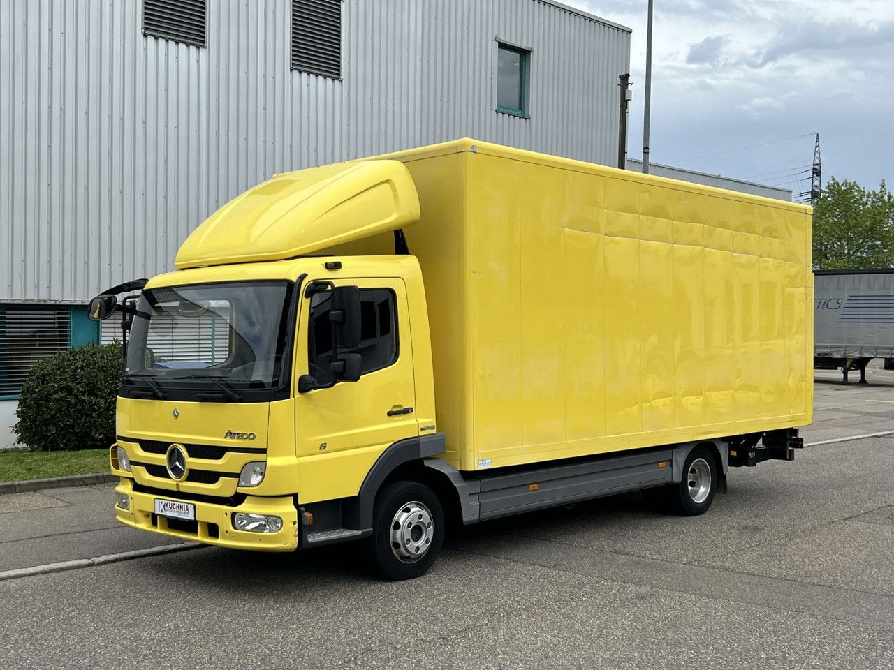 Mercedes-Benz Atego 816L Möbelkoffer 6,15m LBW 3-Sitze Euro-5 - Autoutilitară box: Foto 1 Mercedes-Benz Atego 816L Möbelkoffer 6,15m LBW 3-Sitze Euro-5 - Autoutilitară box: Foto 1