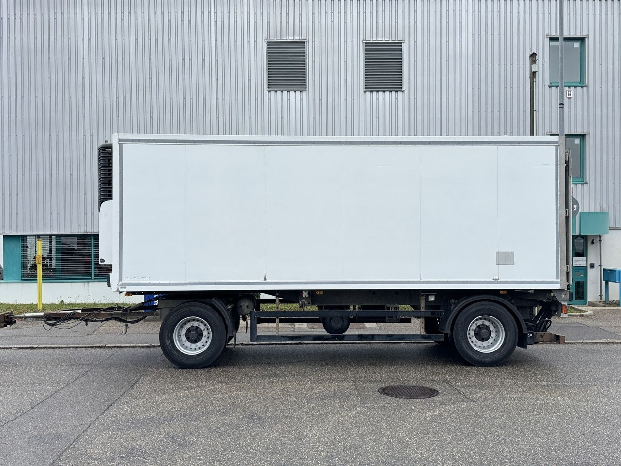 ROHR RAK/18 TK Tiefkühl MAXIMA 1000 Türen LBW 2t BPW - Remorcă frigider: Foto 2 ROHR RAK/18 TK Tiefkühl MAXIMA 1000 Türen LBW 2t BPW - Remorcă frigider: Foto 2