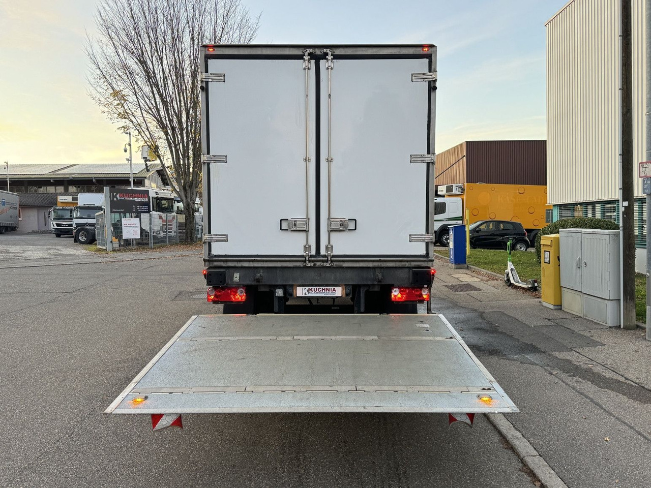 ROHR RAK/18 TK Tiefkühl MAXIMA 1000 Türen LBW 2t BPW - Remorcă frigider: Foto 4 ROHR RAK/18 TK Tiefkühl MAXIMA 1000 Türen LBW 2t BPW - Remorcă frigider: Foto 4