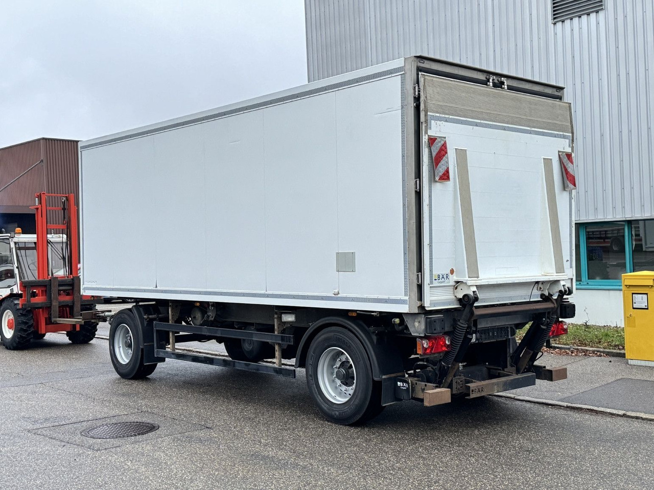 ROHR RAK/18 TK Tiefkühl MAXIMA 1000 Türen LBW 2t BPW - Remorcă frigider: Foto 3 ROHR RAK/18 TK Tiefkühl MAXIMA 1000 Türen LBW 2t BPW - Remorcă frigider: Foto 3