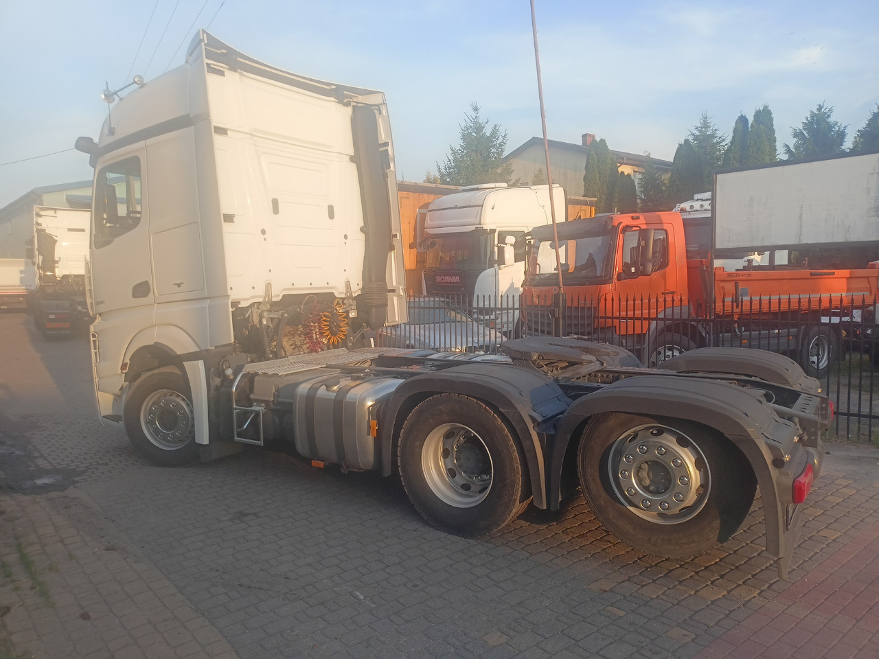 Mercedes-Benz Actros 2551 - Cap tractor: Foto 5 Mercedes-Benz Actros 2551 - Cap tractor: Foto 5
