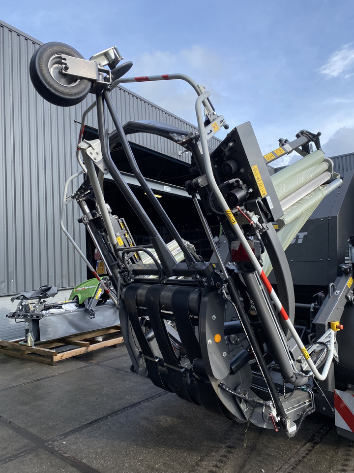 FENDT Rotana 130F Combi - Maşina de infoliat baloti: Foto 5 FENDT Rotana 130F Combi - Maşina de infoliat baloti: Foto 5