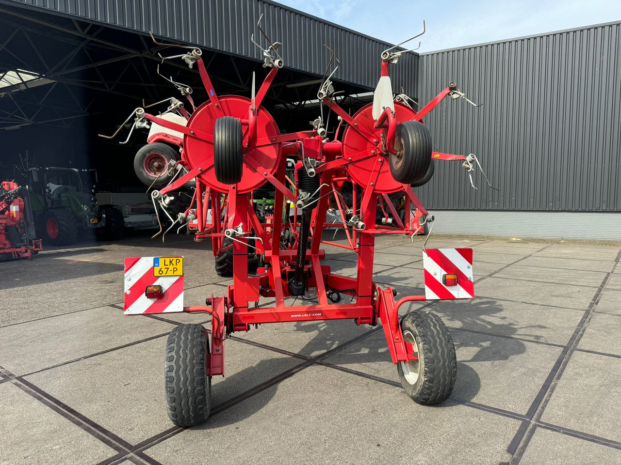 Lely Lotus 1020S - Maşină de întors fânul: Foto 4 Lely Lotus 1020S - Maşină de întors fânul: Foto 4