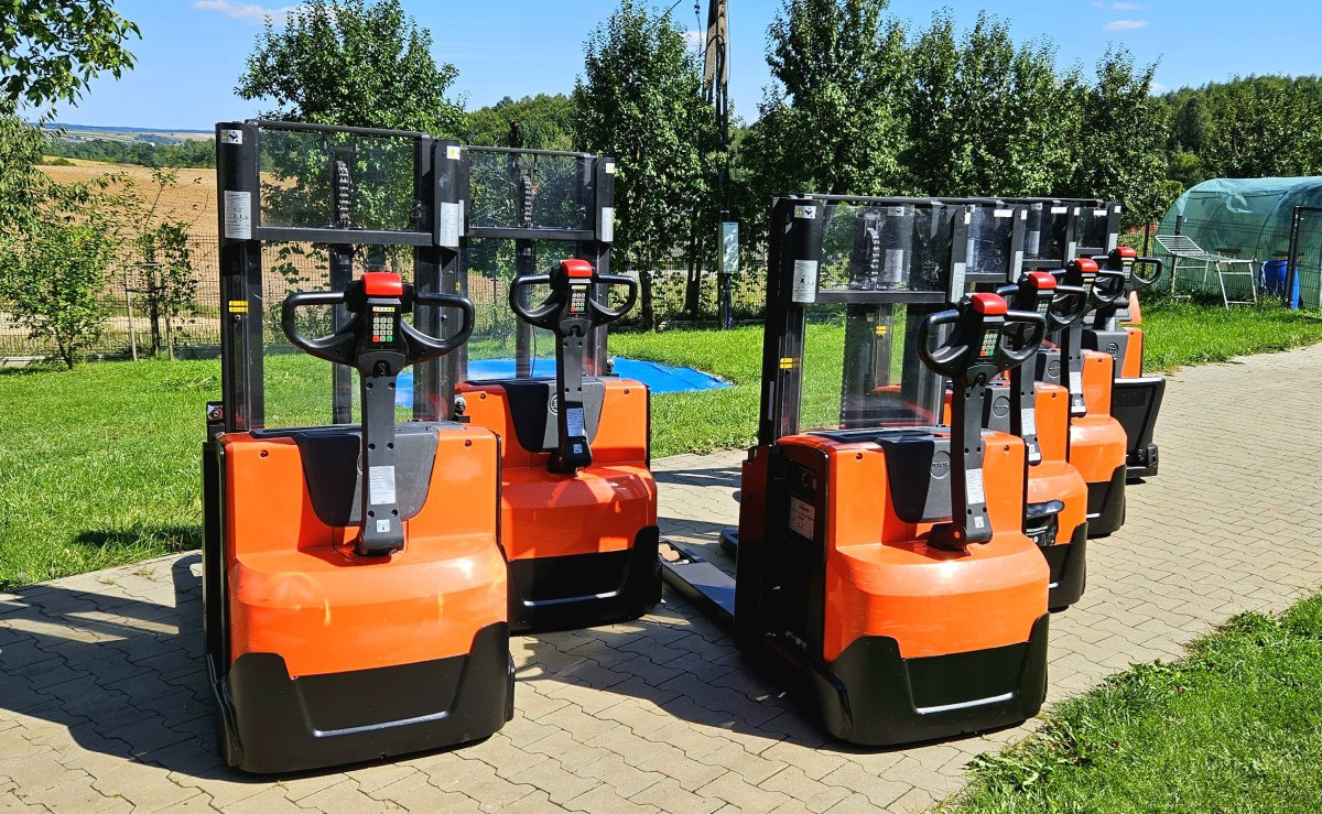 Toyota SWE 200D - Transpalet la mare înălţime: Foto 2 Toyota SWE 200D - Transpalet la mare înălţime: Foto 2