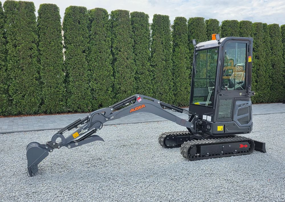 Kubota AUGER NM 18, SILNIK KUBOTA, 3 ŁYŻKI, MINIKOPARKA - Mini excavator: Foto 3 Kubota AUGER NM 18, SILNIK KUBOTA, 3 ŁYŻKI, MINIKOPARKA - Mini excavator: Foto 3