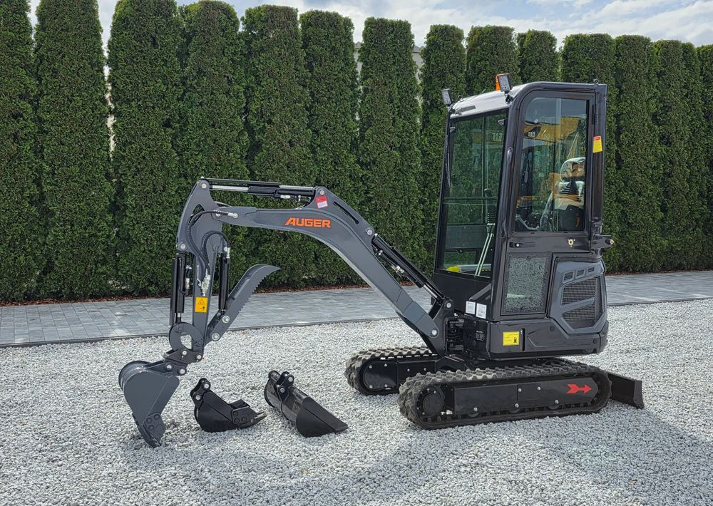 Kubota AUGER NM 18, SILNIK KUBOTA, 3 ŁYŻKI, MINIKOPARKA - Mini excavator: Foto 4 Kubota AUGER NM 18, SILNIK KUBOTA, 3 ŁYŻKI, MINIKOPARKA - Mini excavator: Foto 4