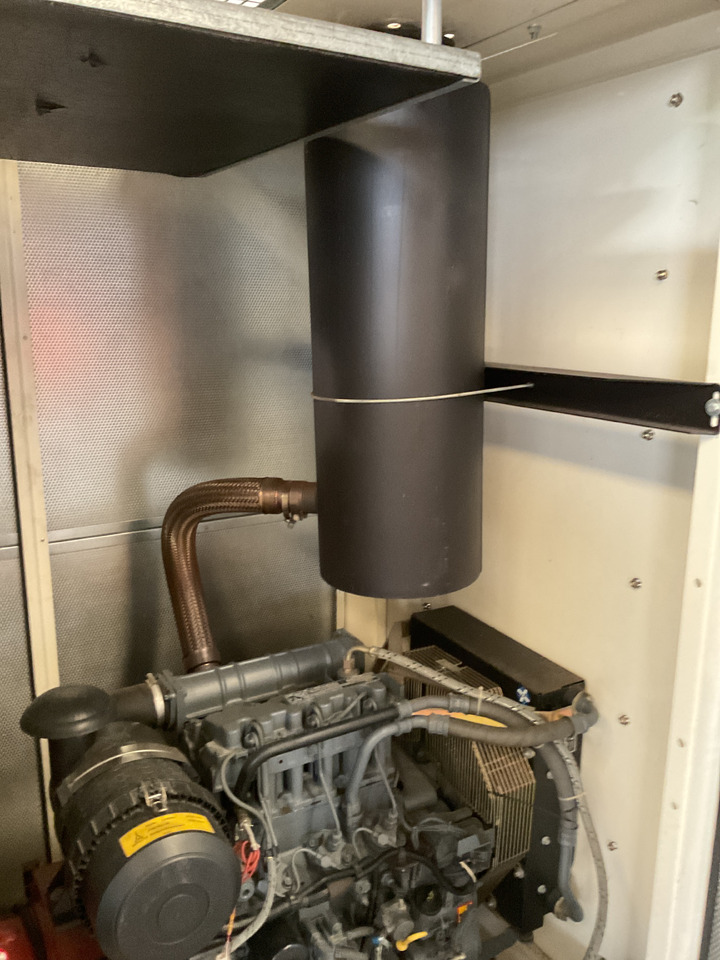 Deutz F3M1011F, 45KVA generatorset. Like brand new. Low standby hours - Generator electric: Foto 4 Deutz F3M1011F, 45KVA generatorset. Like brand new. Low standby hours - Generator electric: Foto 4