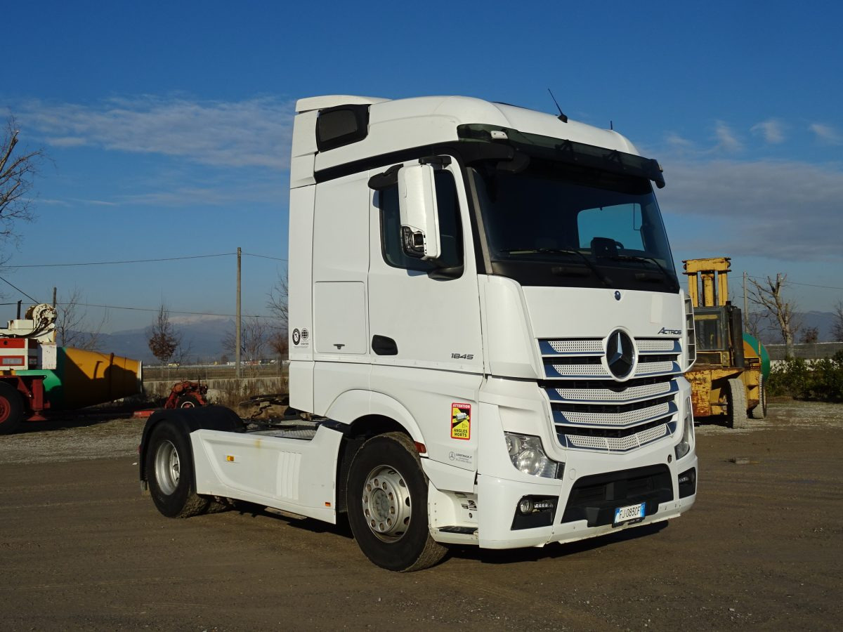 MERCEDES ACTROS 1845 - Cap tractor: Foto 3 MERCEDES ACTROS 1845 - Cap tractor: Foto 3