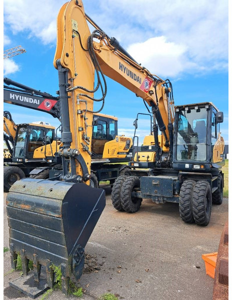 Hyundai HW140 - Excavator pe roţi: Foto 4 Hyundai HW140 - Excavator pe roţi: Foto 4