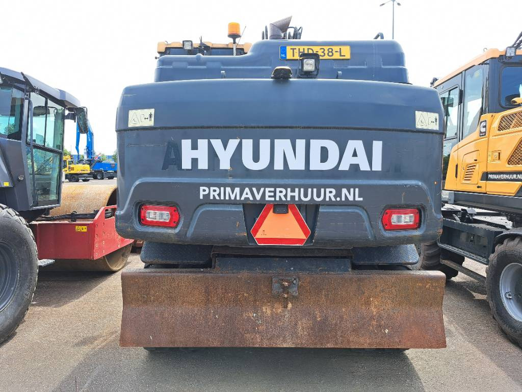 Hyundai HW140 - Excavator pe roţi: Foto 5 Hyundai HW140 - Excavator pe roţi: Foto 5