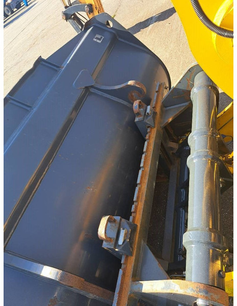 Komatsu WA 100 M-8 - Încărcător frontal pe pneuri: Foto 5 Komatsu WA 100 M-8 - Încărcător frontal pe pneuri: Foto 5