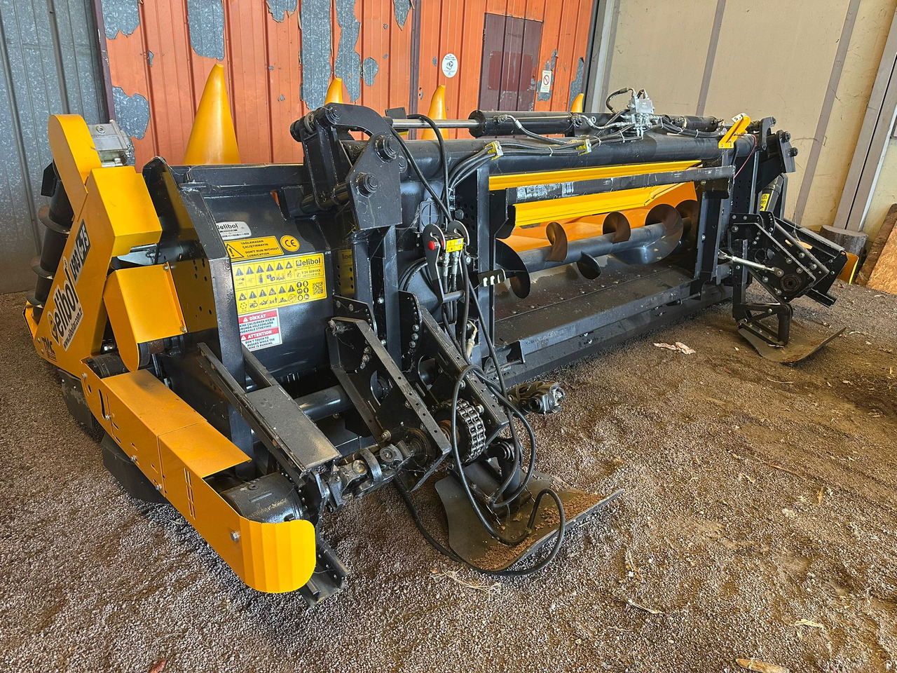 ELİBOL LF03 / 6-75 6 ROWS FOLDABLE CORN HEADER - Heder de recoltat porumb: Foto 5 ELİBOL LF03 / 6-75 6 ROWS FOLDABLE CORN HEADER - Heder de recoltat porumb: Foto 5