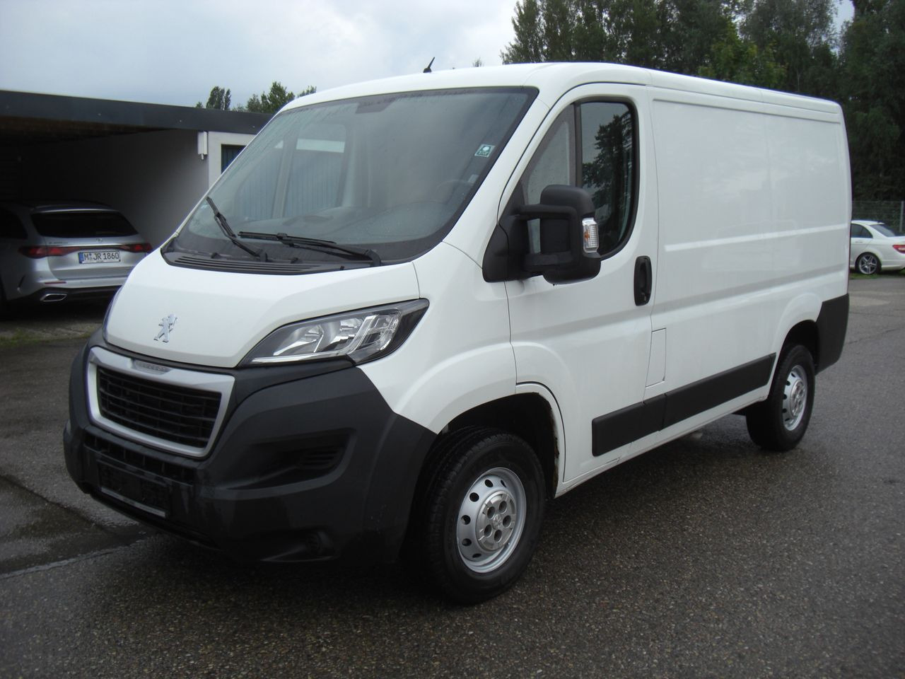 Peugeot BOXER 2,0 KURZ/NIEDRIG - Autoutilitară compactă: Foto 1 Peugeot BOXER 2,0 KURZ/NIEDRIG - Autoutilitară compactă: Foto 1