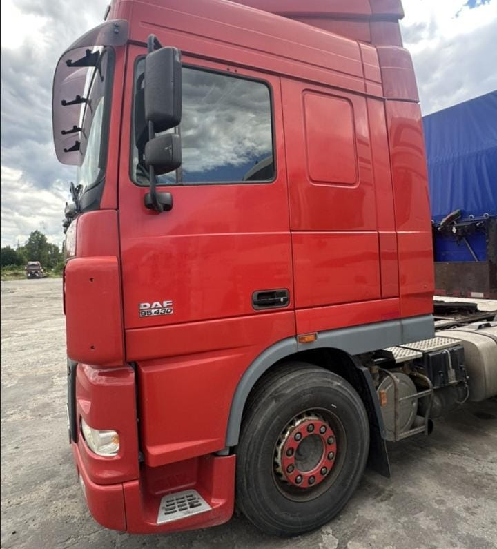 DAF XF 95 - Cap tractor: Foto 3 DAF XF 95 - Cap tractor: Foto 3