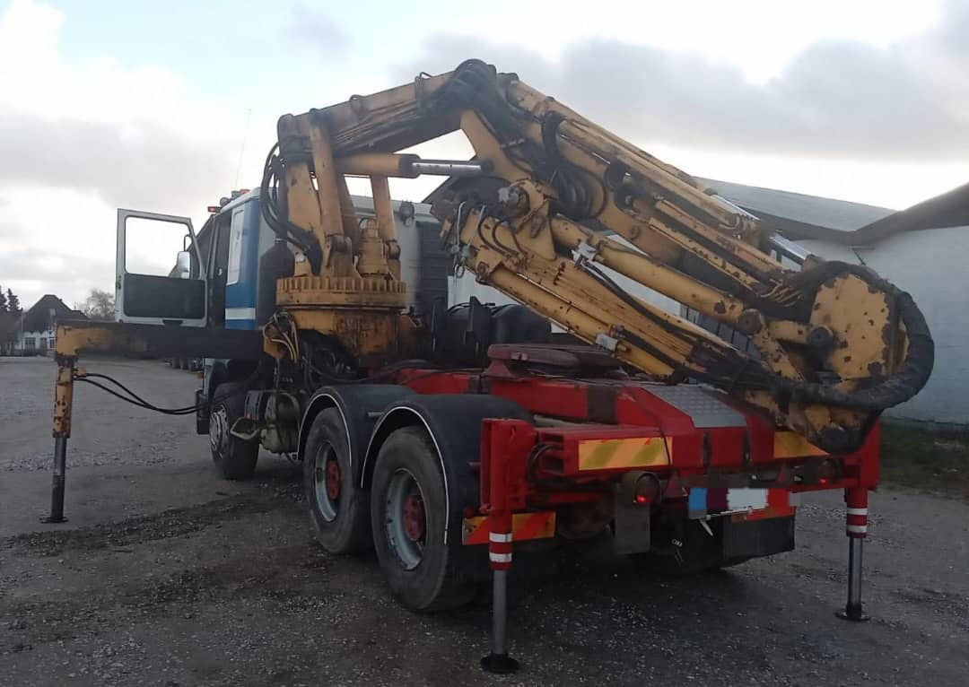 Scania R143-450 V8 Tractor unit with crane - Cap tractor: Foto 4 Scania R143-450 V8 Tractor unit with crane - Cap tractor: Foto 4