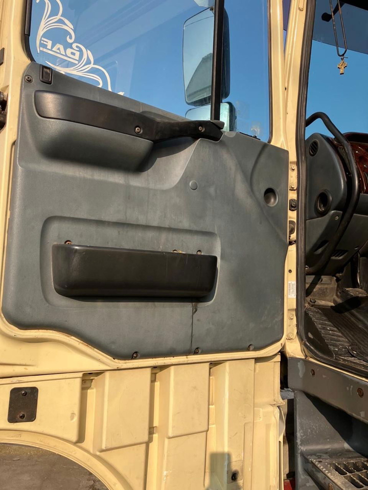 DAF XF 95 430 Platform - Camion platformă: Foto 4 DAF XF 95 430 Platform - Camion platformă: Foto 4