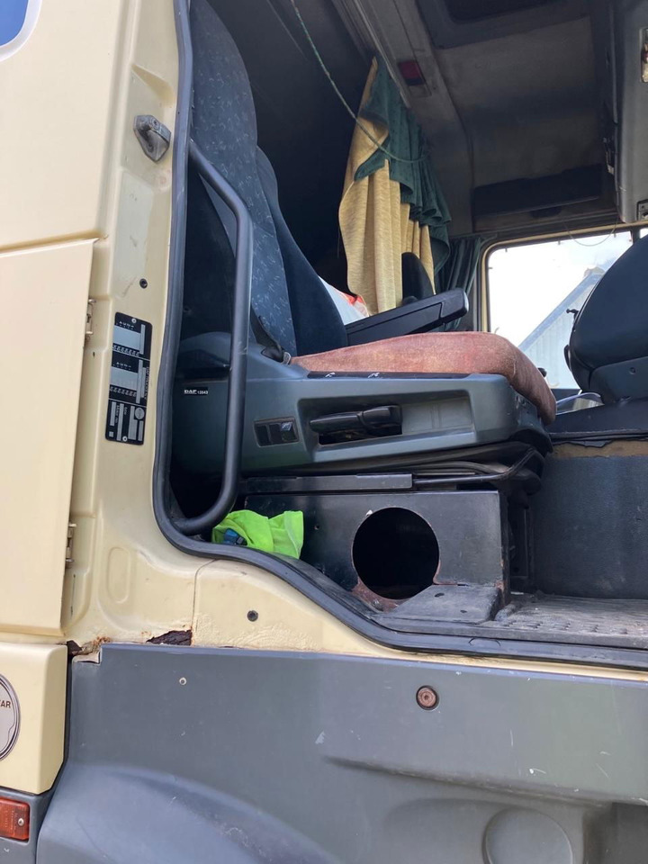 DAF XF 95 430 Platform - Camion platformă: Foto 5 DAF XF 95 430 Platform - Camion platformă: Foto 5