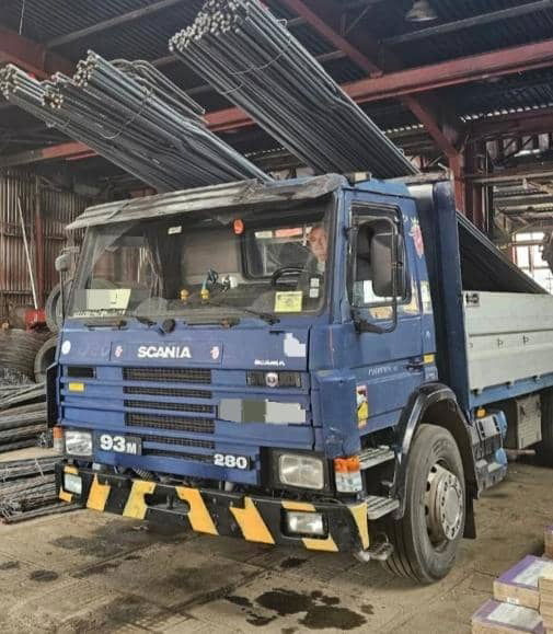 Scania 93 Carne - Camion cu macara: Foto 2 Scania 93 Carne - Camion cu macara: Foto 2