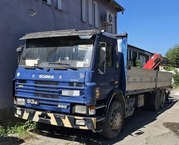 Scania 93 Carne - Camion cu macara: Foto 1 Scania 93 Carne - Camion cu macara: Foto 1