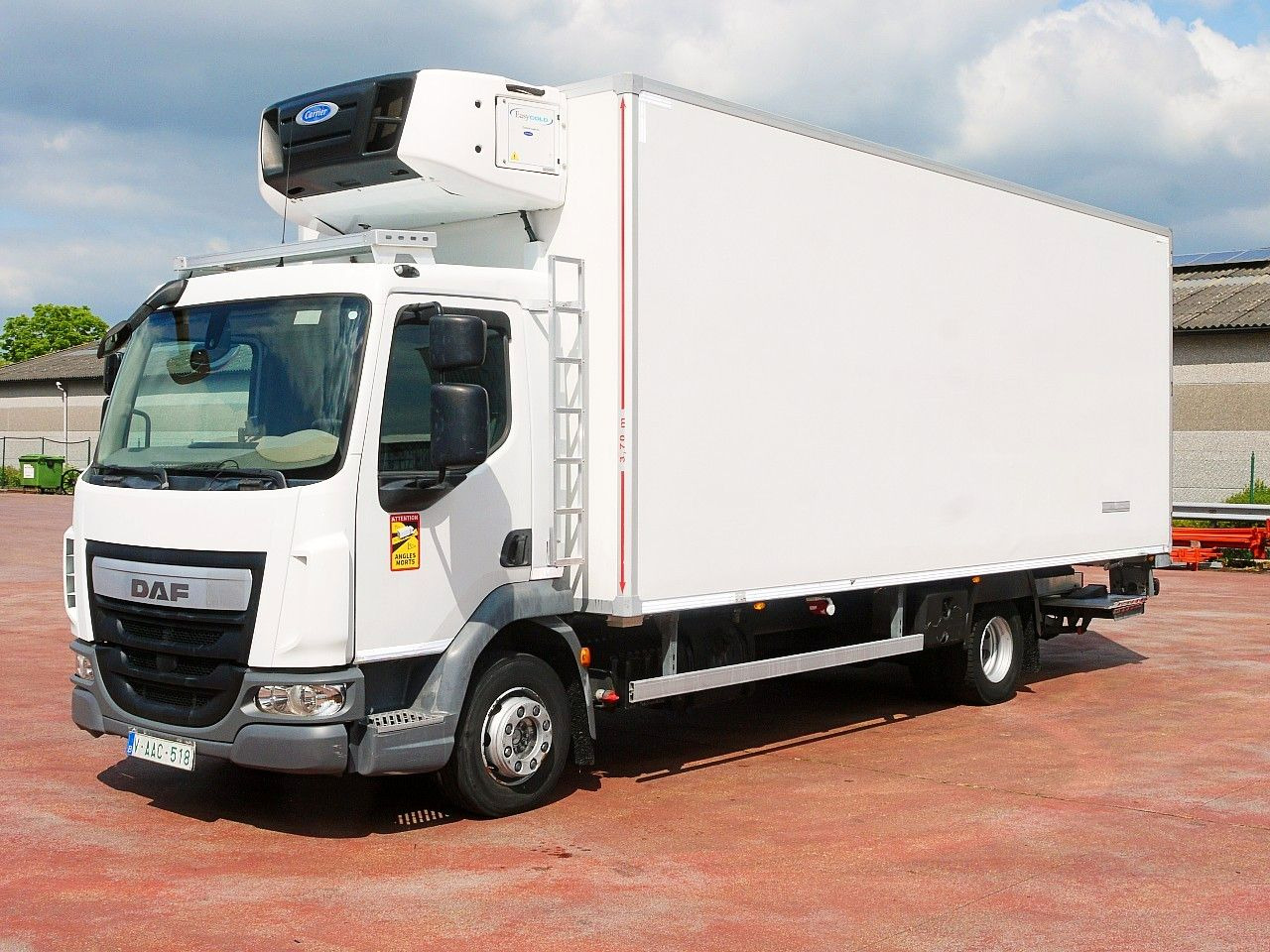 DAF 180.12 LF FA KUHLKOFFER CARRIER SUPRA 850 MULTI - Camion frigider: Foto 4 DAF 180.12 LF FA KUHLKOFFER CARRIER SUPRA 850 MULTI - Camion frigider: Foto 4