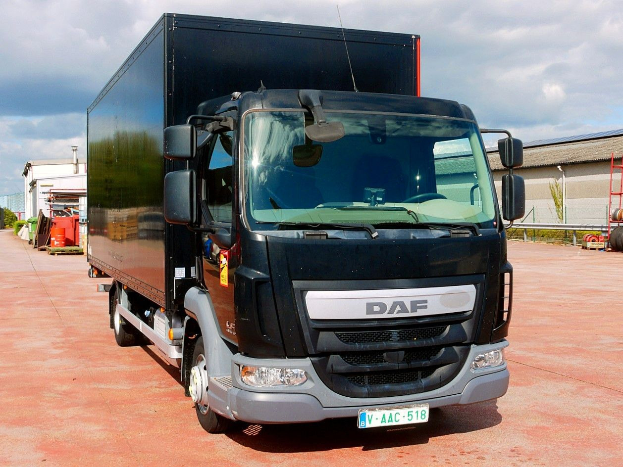 DAF LF FA 180 MEUBEL KOFFER LBW LUFT FEDERUNG AIRCO - Camion furgon: Foto 1 DAF LF FA 180 MEUBEL KOFFER LBW LUFT FEDERUNG AIRCO - Camion furgon: Foto 1