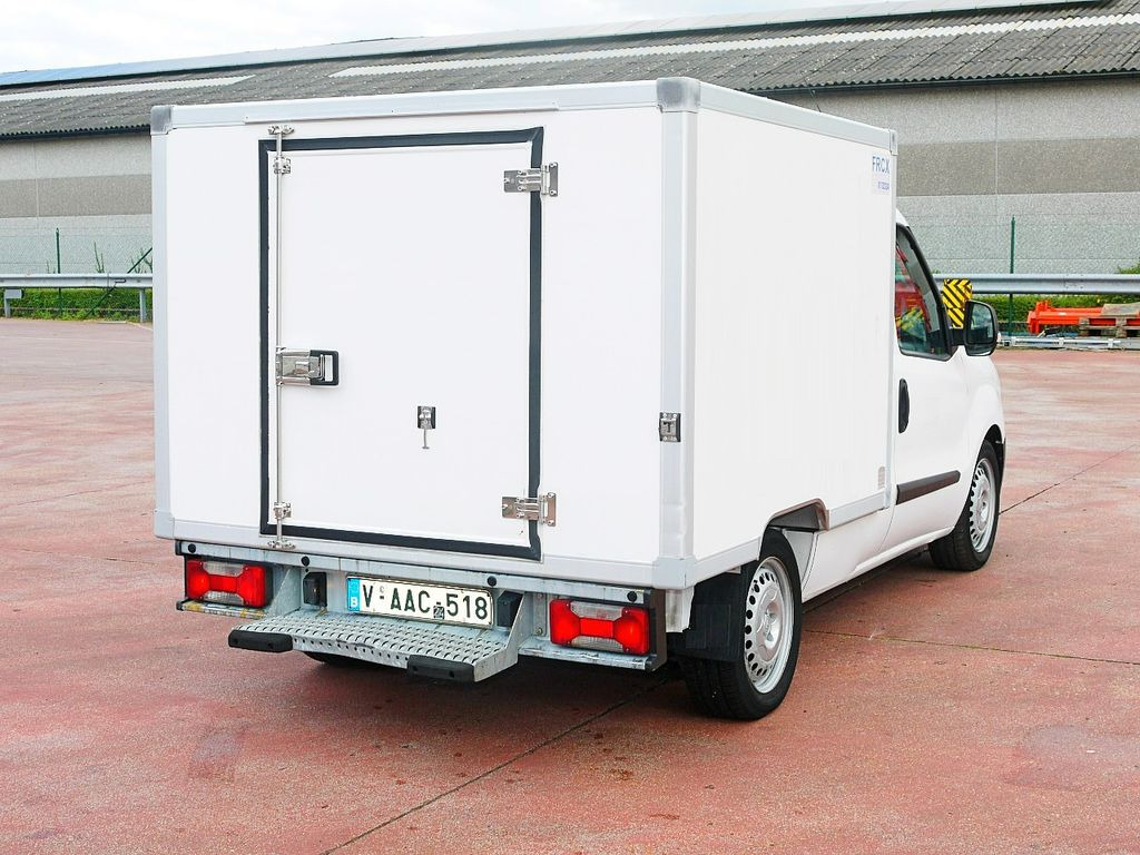 Fiat 1.3 DOBLO KUHLKOFFER RELEC FROD TR15 -20C Fiat 1.3 DOBLO KUHLKOFFER RELEC FROD TR15 -20C - Autoutilitară frigorifica: Foto 5 Fiat 1.3 DOBLO KUHLKOFFER RELEC FROD TR15 -20C Fiat 1.3 DOBLO KUHLKOFFER RELEC FROD TR15 -20C - Autoutilitară frigorifica: Foto 5