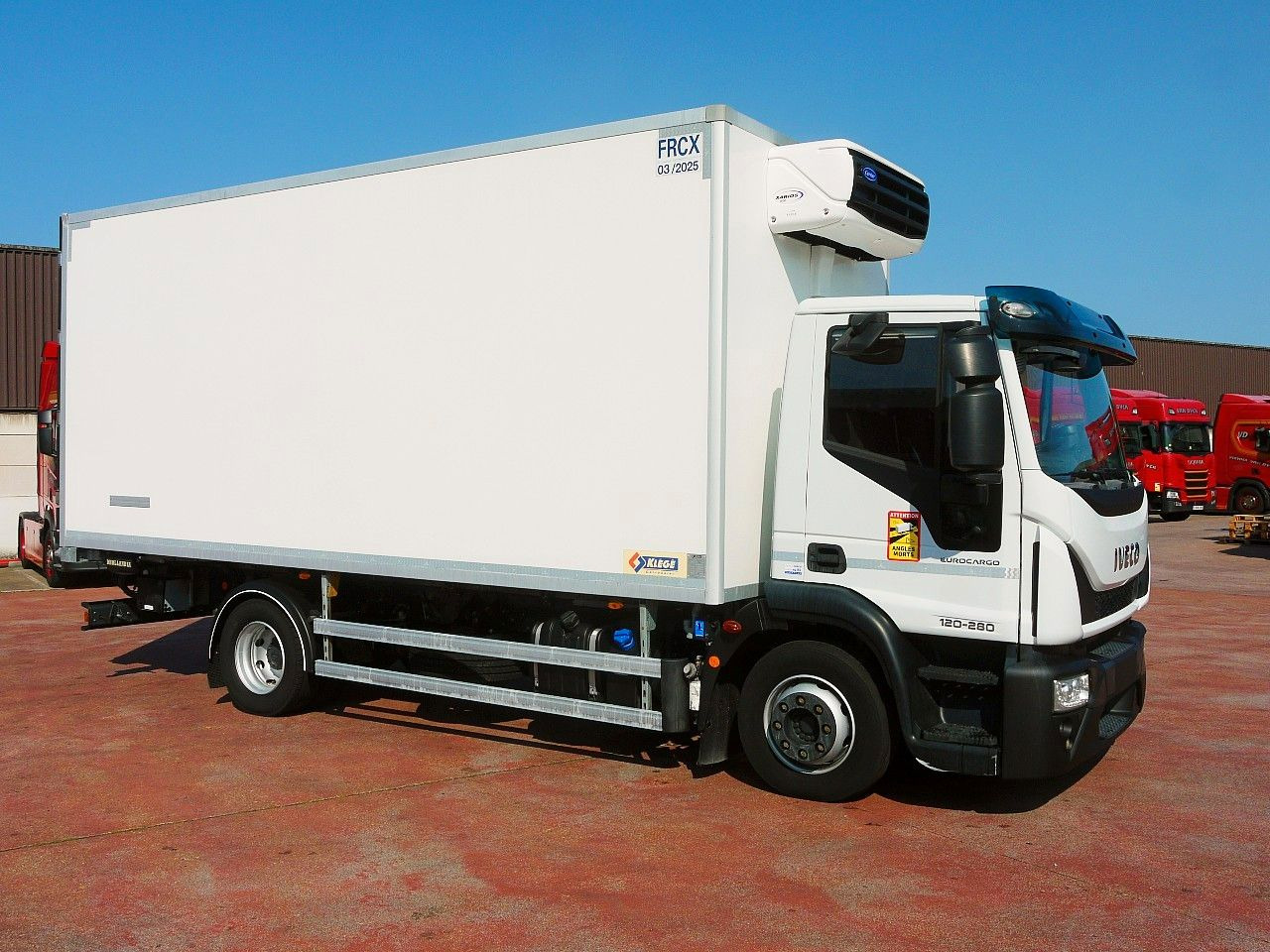 Iveco 120E28 KUHLKOFFER FLEISH BAHNEN CARRIER XARIOS - Camion frigider: Foto 3 Iveco 120E28 KUHLKOFFER FLEISH BAHNEN CARRIER XARIOS - Camion frigider: Foto 3