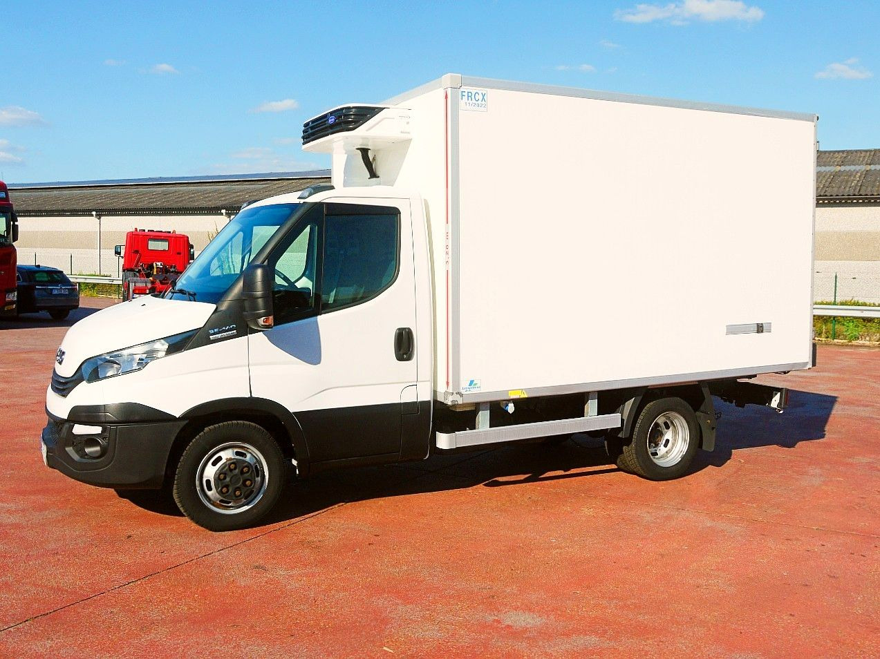 Iveco 35C14 DAILY KUHLKOFER CARRIER XARIOS 350 -20 A/C - Autoutilitară frigorifica: Foto 3 Iveco 35C14 DAILY KUHLKOFER CARRIER XARIOS 350 -20 A/C - Autoutilitară frigorifica: Foto 3
